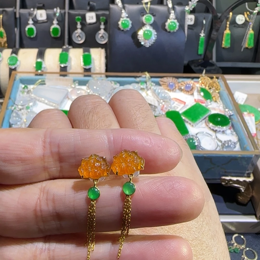 翡翠18K金镶嵌颈饰耳钉