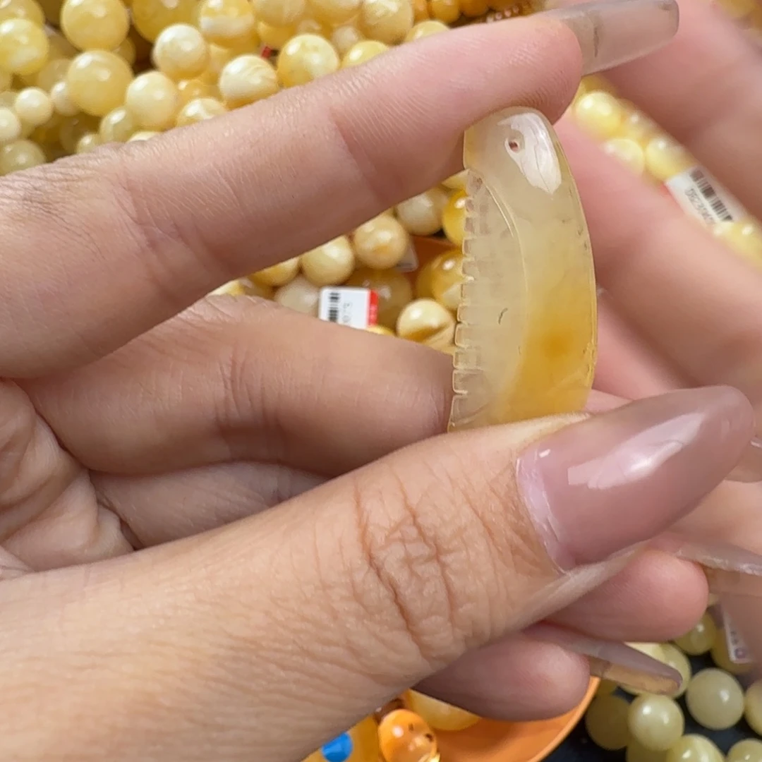 琥珀未镶嵌珠宝奇石