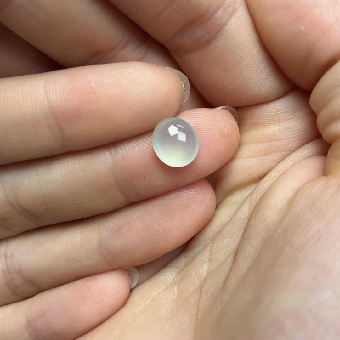 翡翠未镶嵌颈饰冰晴蛋