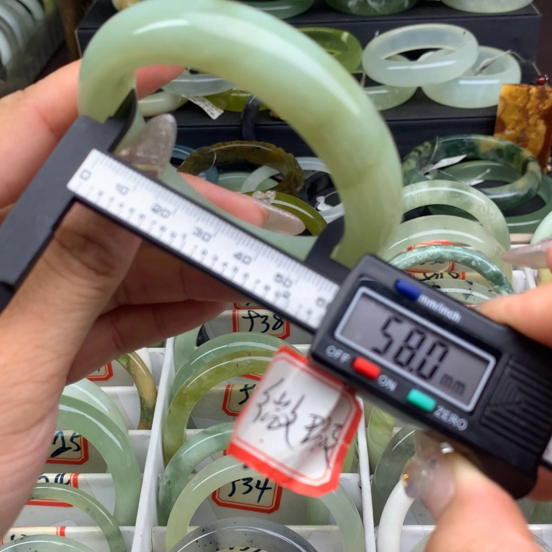 蛇纹石玉未镶嵌手镯手镯929