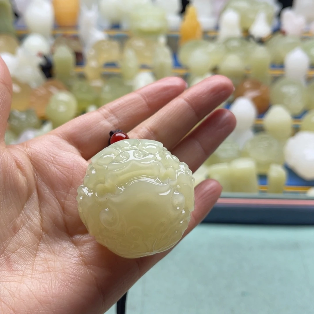 无***途天然雕刻桌面小摆件