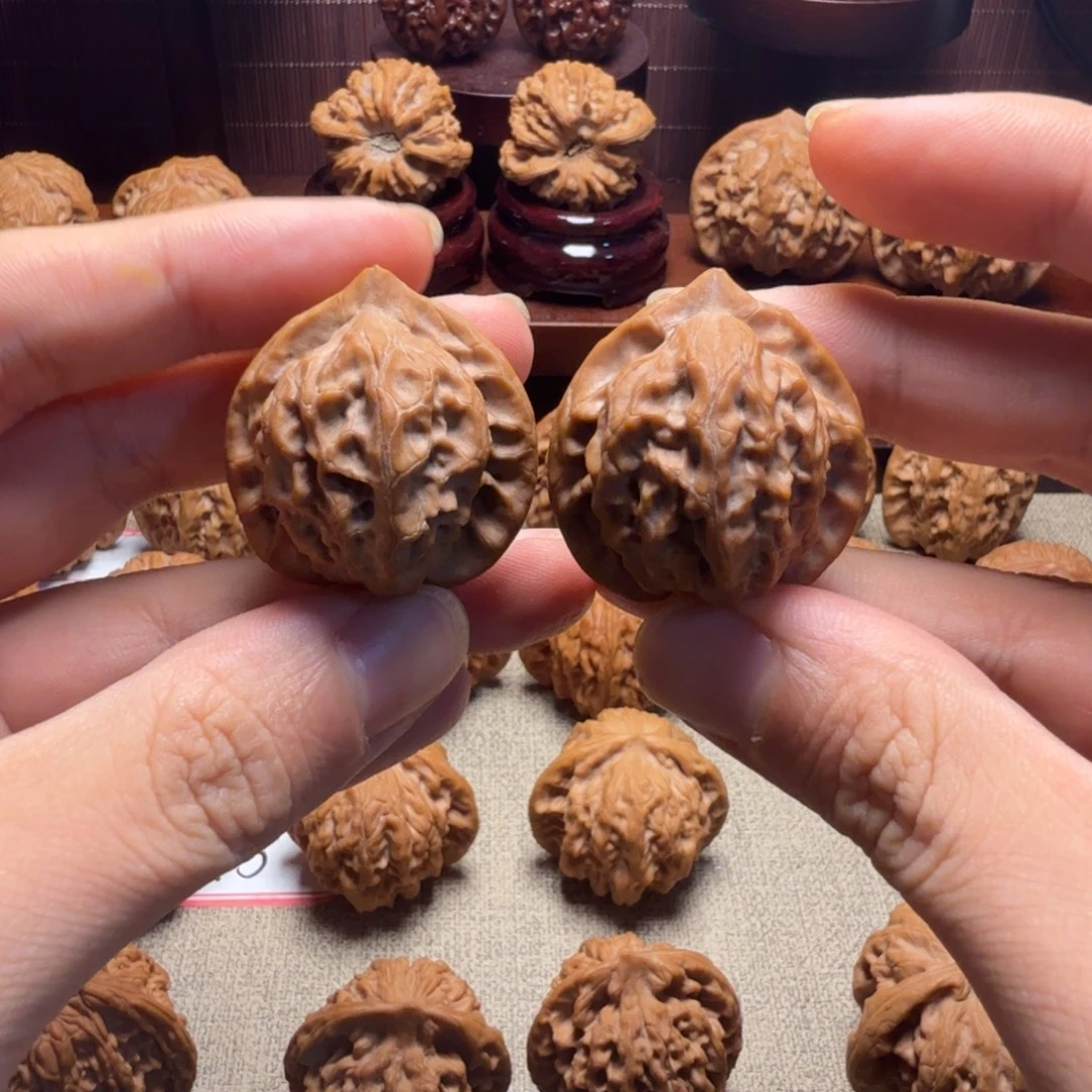 与***辰吊坠文玩核桃图图