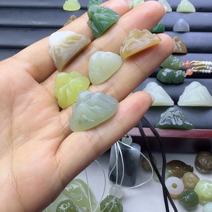 *****和田玉未镶嵌挂件