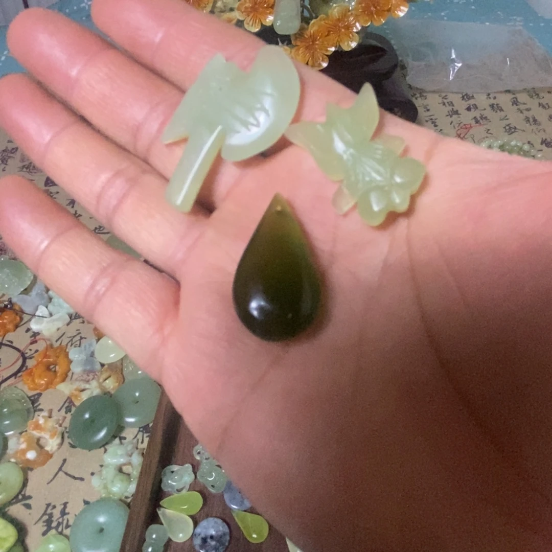 蛇纹石玉未镶嵌天然岫玉