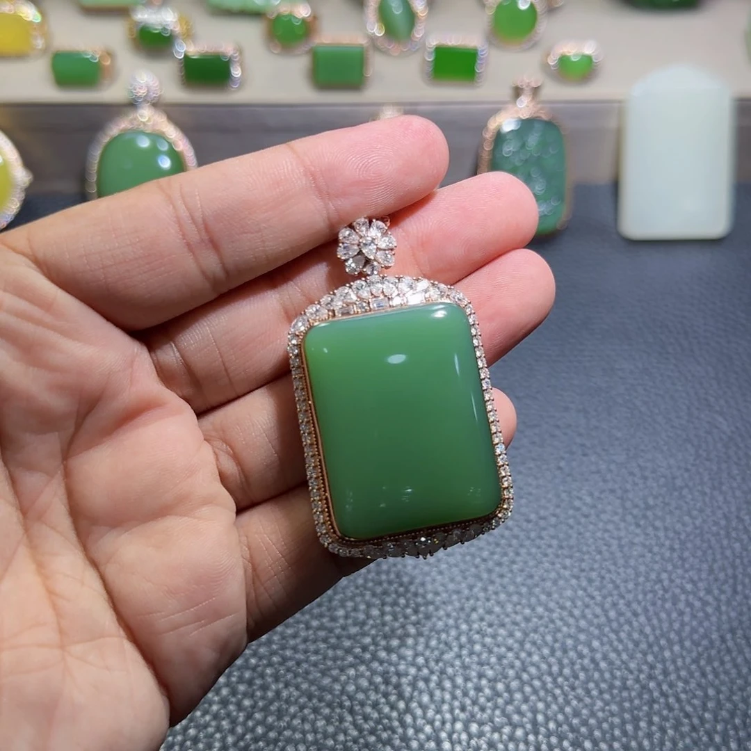 和田玉（碧玉）18K金镶嵌挂件向*