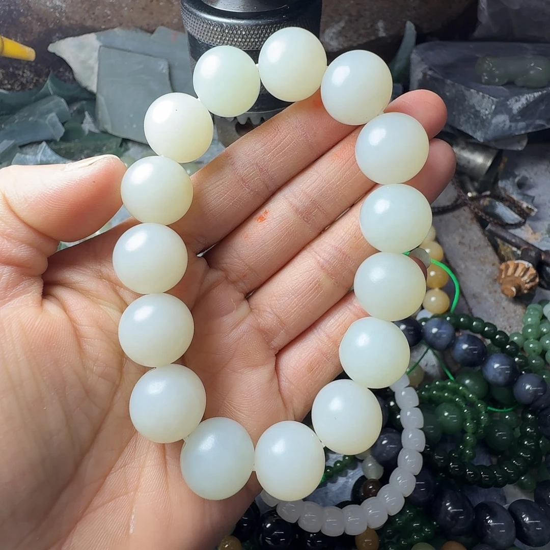 R***n和田玉未镶嵌手链