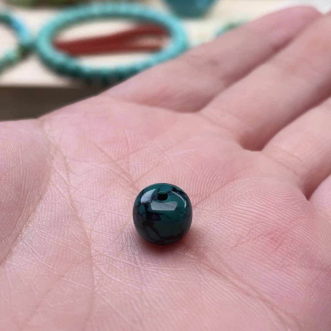 ****生绿松石未镶嵌配饰