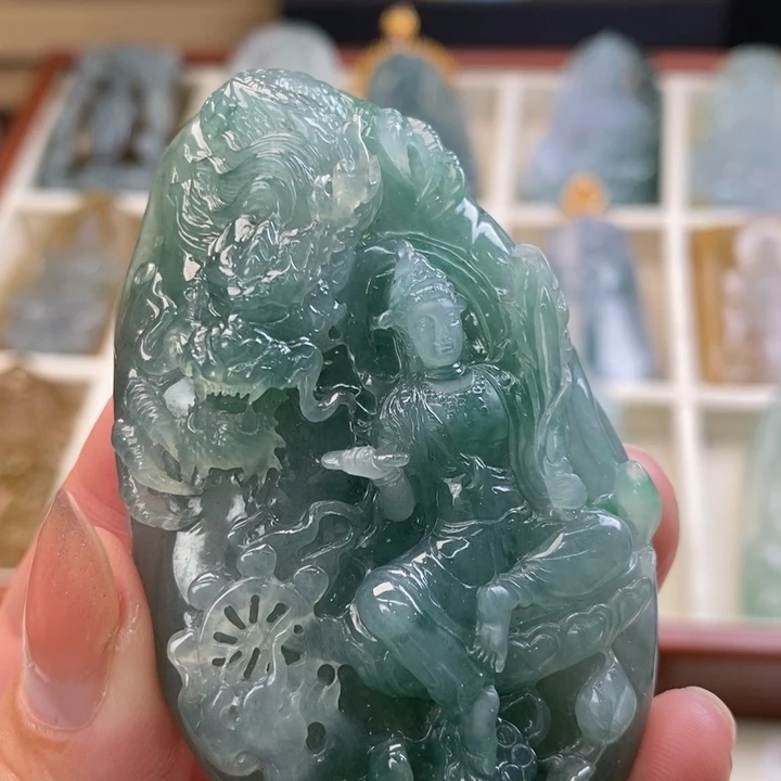 翡翠颈饰未镶嵌翡翠