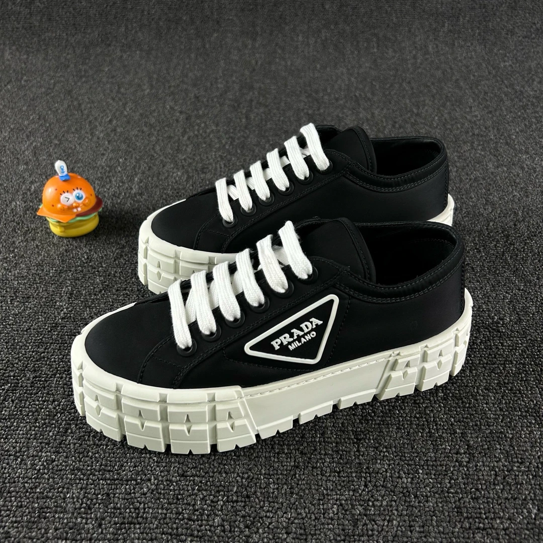 95新 Prada/普拉达 徽标厚底板鞋36.5码 HB5506