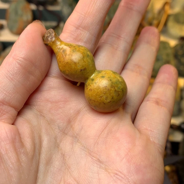 岫岩河磨玉（透闪石质玉）手链未镶嵌烽**城