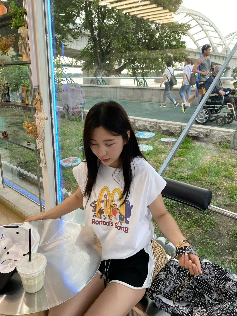 韩国代购.Call my name  麦当劳背心  遮手臂  L25062139