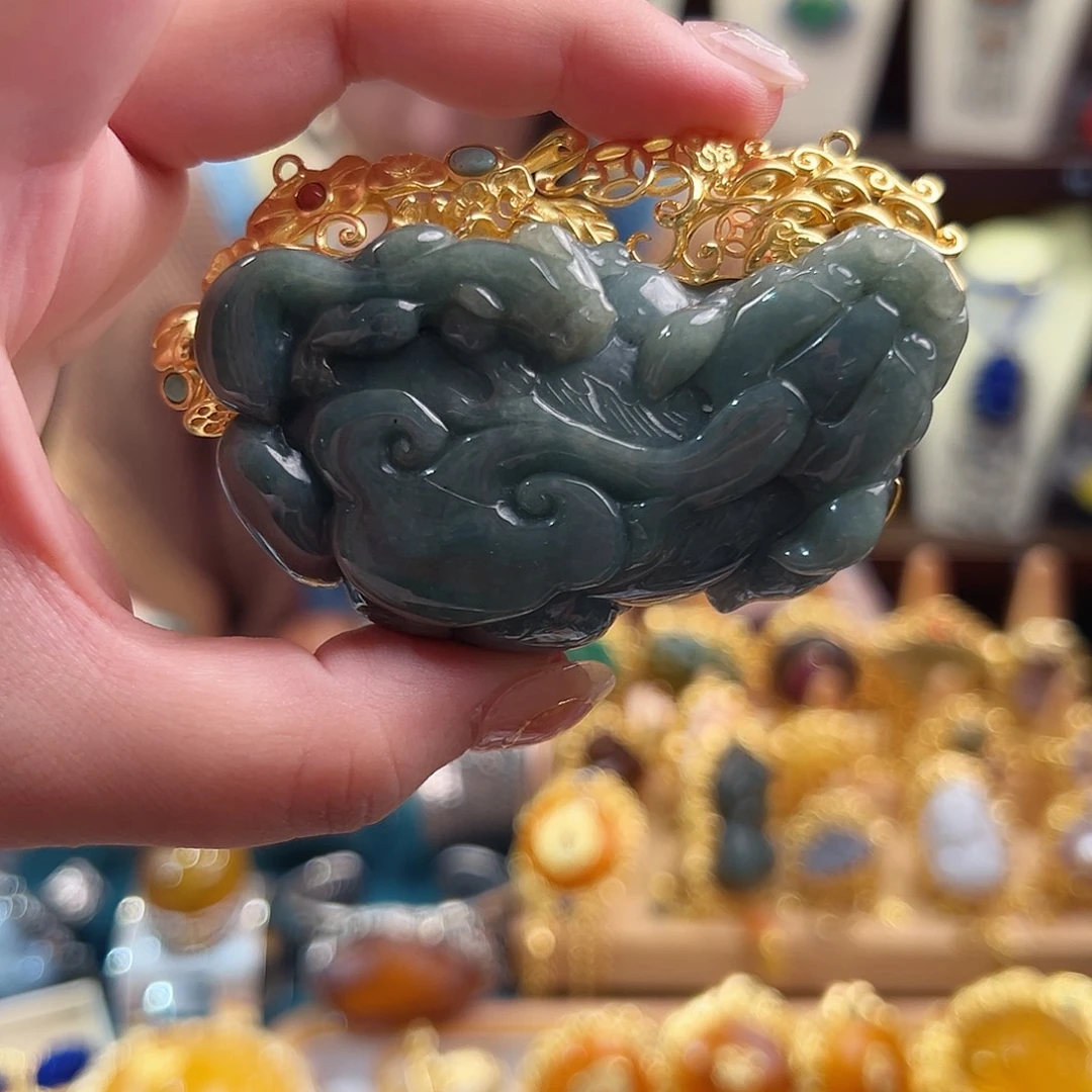 未镶嵌翡翠颈饰国风