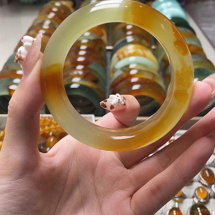 铮***铮未镶嵌蛇纹石玉手镯