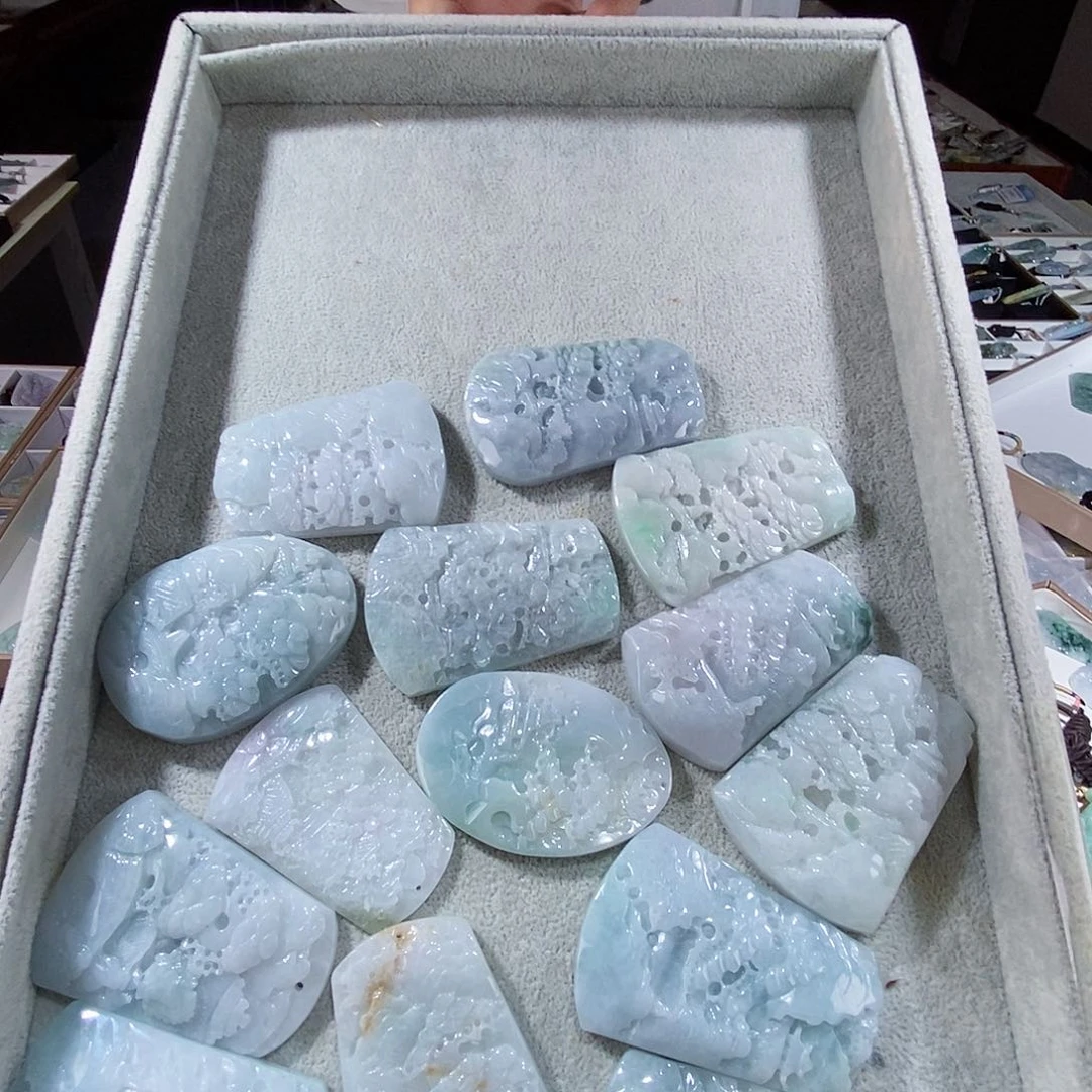 翡翠未镶嵌颈饰多样性仅发一件随机发货