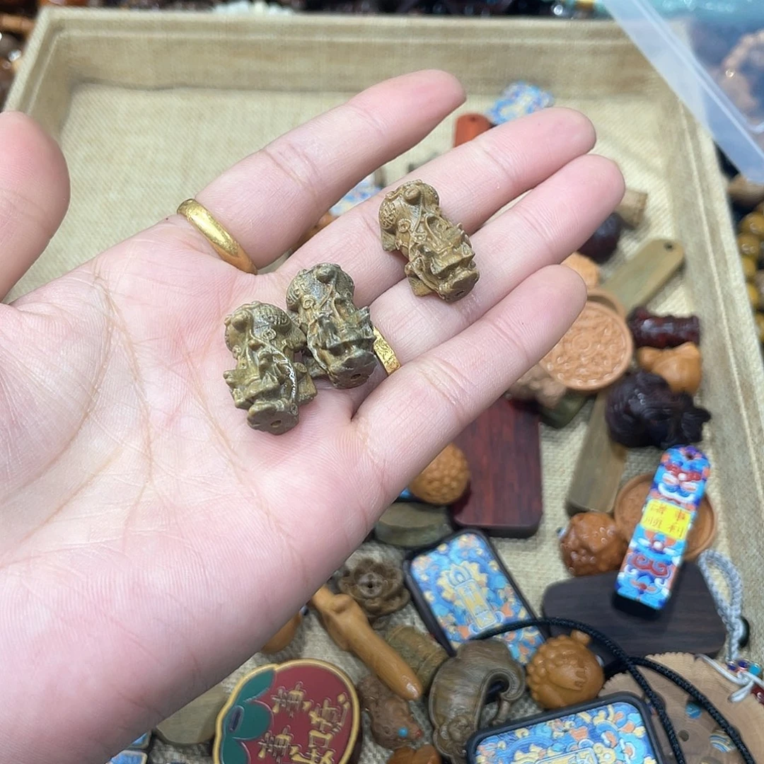 维腊木（绿檀）无事牌ℳ****?