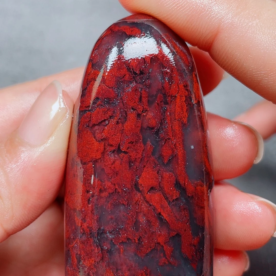 玉桂林鸡血玉印章镇尺