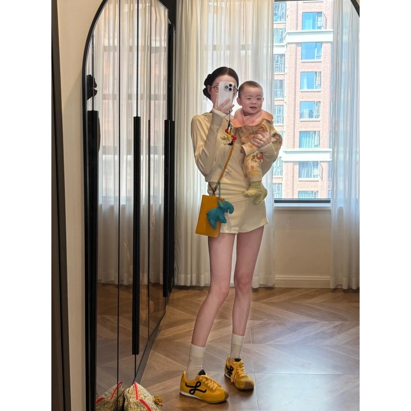 MARIE.COCO慵懒风针织上衣女新款搭配高弹直筒休闲短裤两件套女