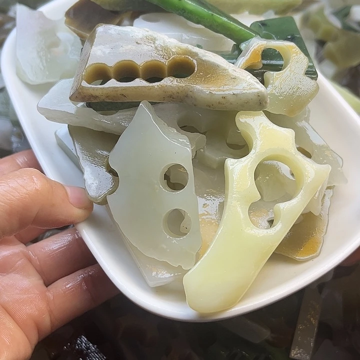 颈饰未镶嵌和田玉飘**雪