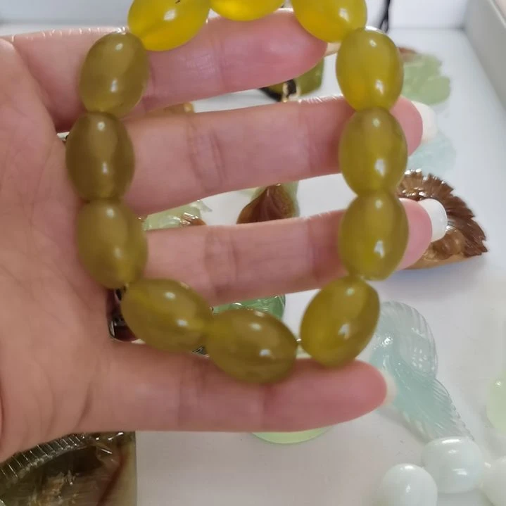 蛇纹石玉未镶嵌吊坠