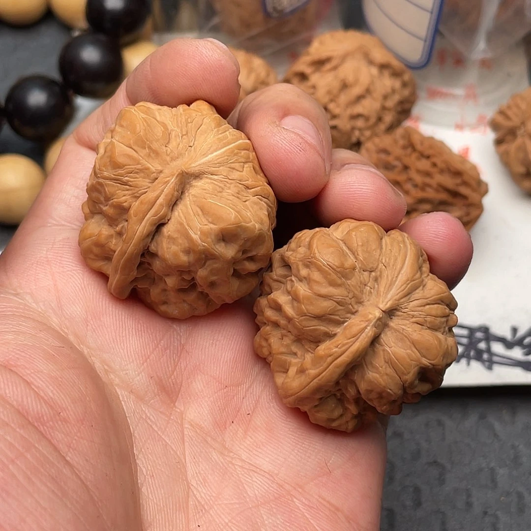 文玩核桃吊坠常****4一番风