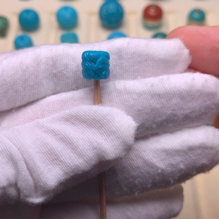 森***玉绿松石未镶嵌绿松石羽扣8.6