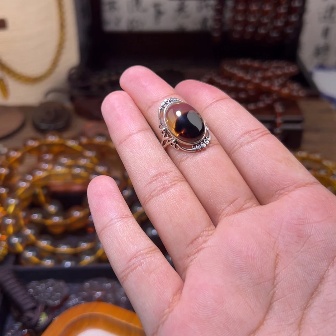 琥珀未镶嵌颈饰戒指