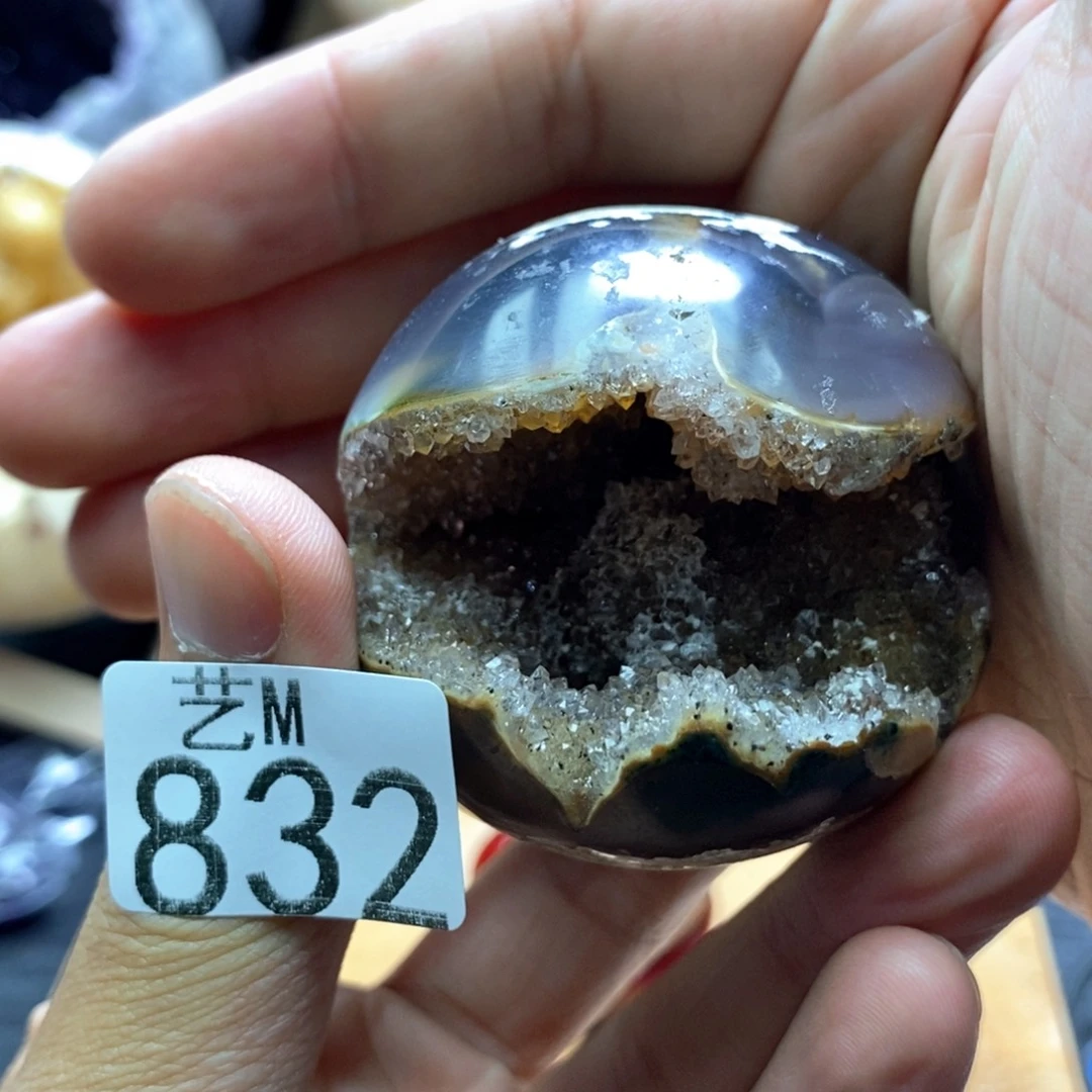 未镶嵌水晶大型摆件（非配饰）