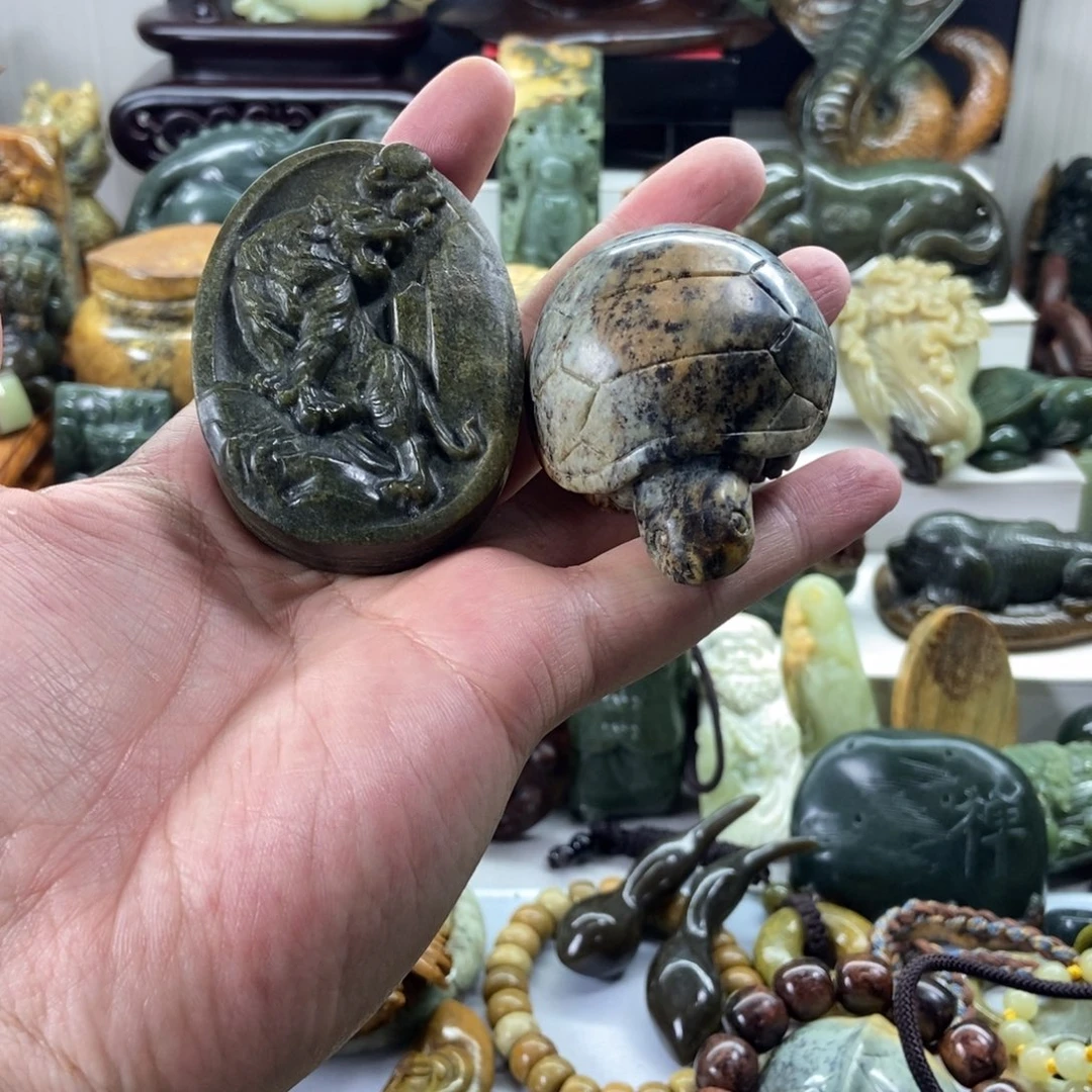 岫岩河磨玉（透闪石质玉）未镶嵌把件