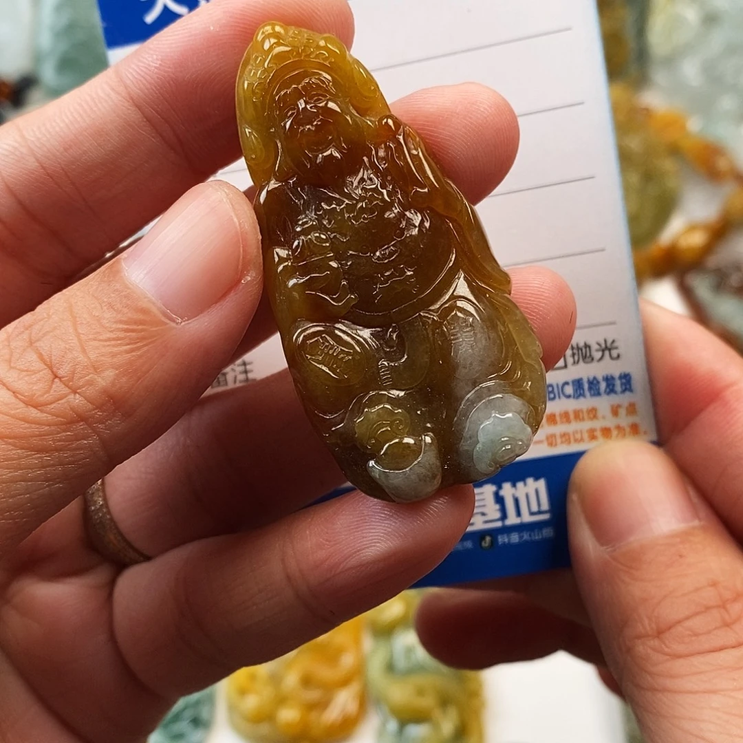 翡翠未镶嵌颈饰财神