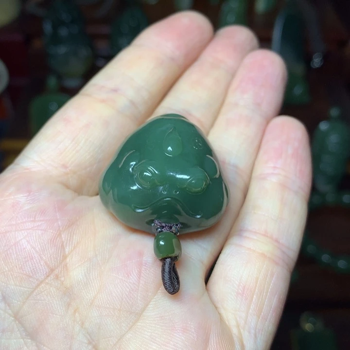 岫岩河磨玉（透闪石质玉）未镶嵌颈饰