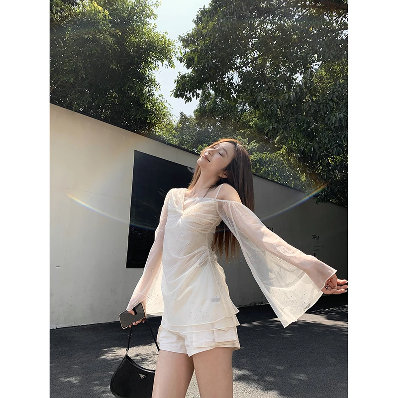 TA suki_白日梦荨 亮钻露肩星光设计轻薄网纱浪漫夏吊带上衣约会