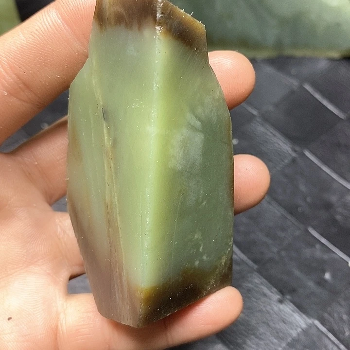 和田玉毛料未镶嵌