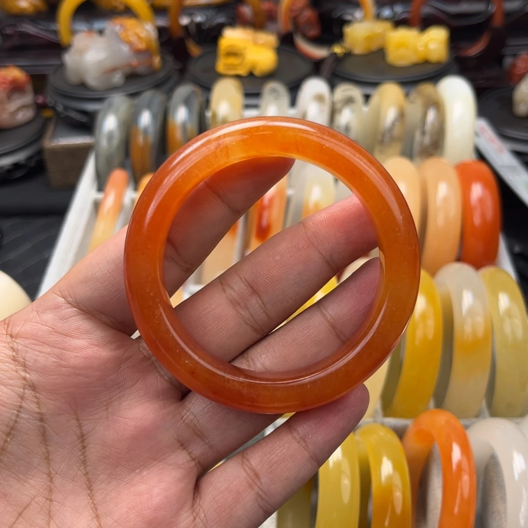 石英质玉（黄龙玉）手镯未镶嵌三**宝