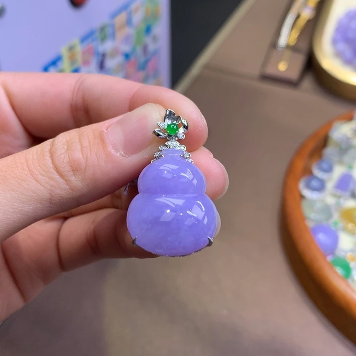 阿***部翡翠18K金镶嵌颈饰翡翠