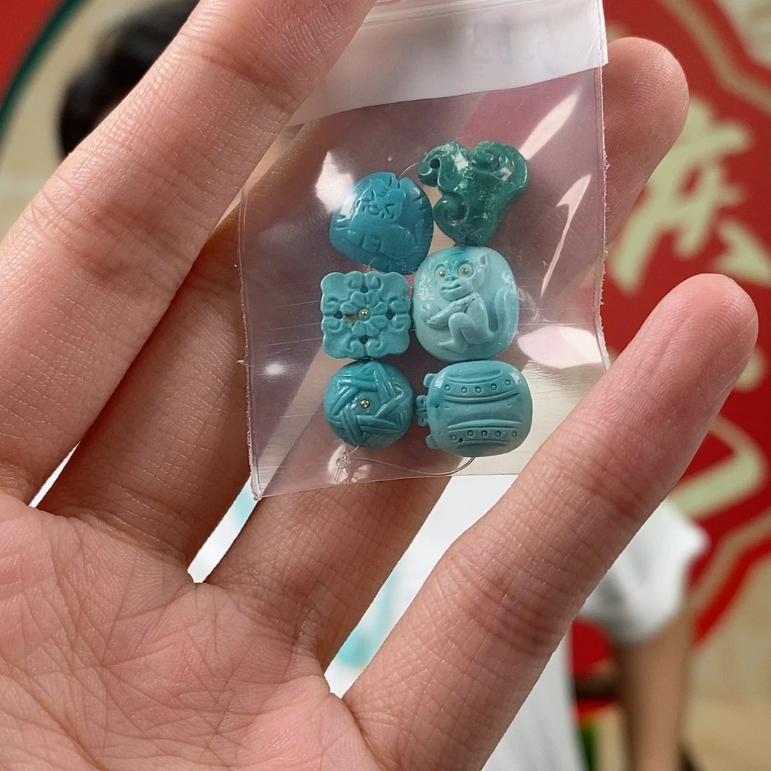 绿松石未镶嵌珠宝奇石