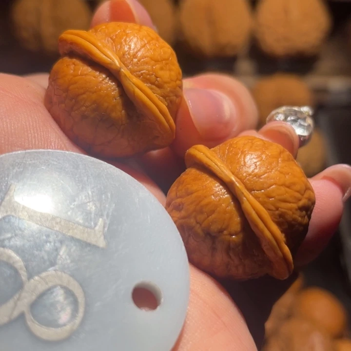 随***扬黄金豆子核桃尺寸25