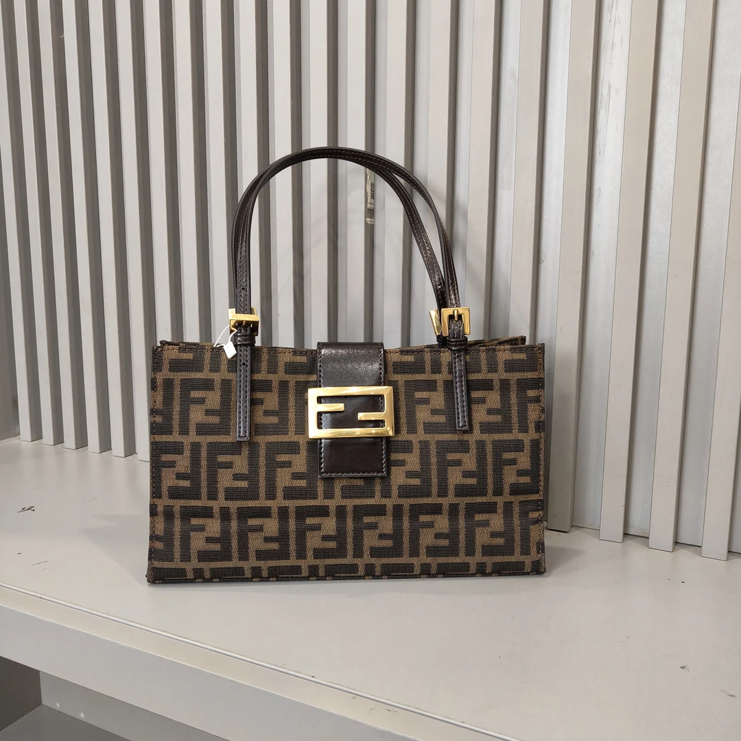 95新 FENDI/芬迪 兔兔奢G专属/芬迪单肩包/250306116