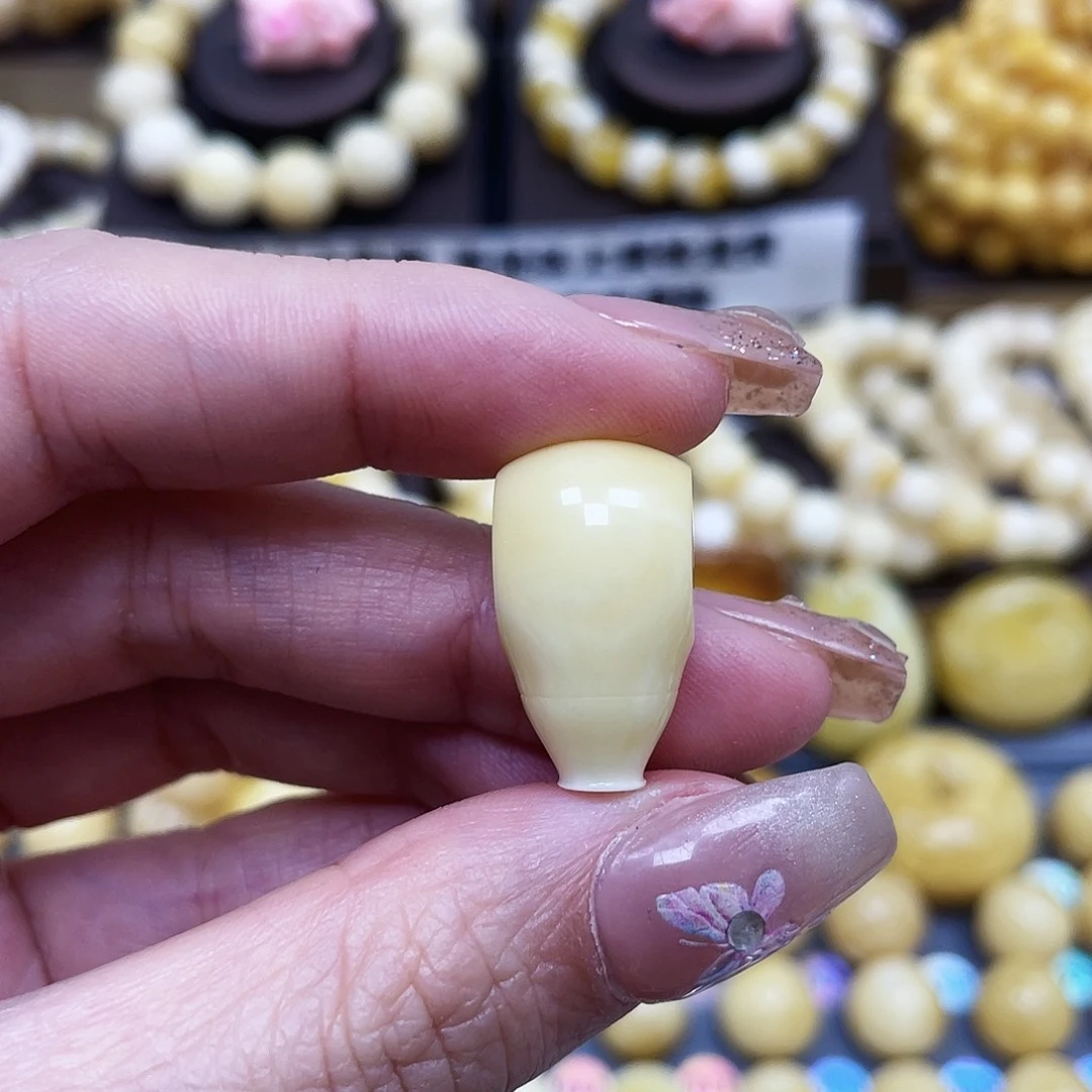 琥珀珠宝奇石未镶嵌12.4×22.3mm皮色