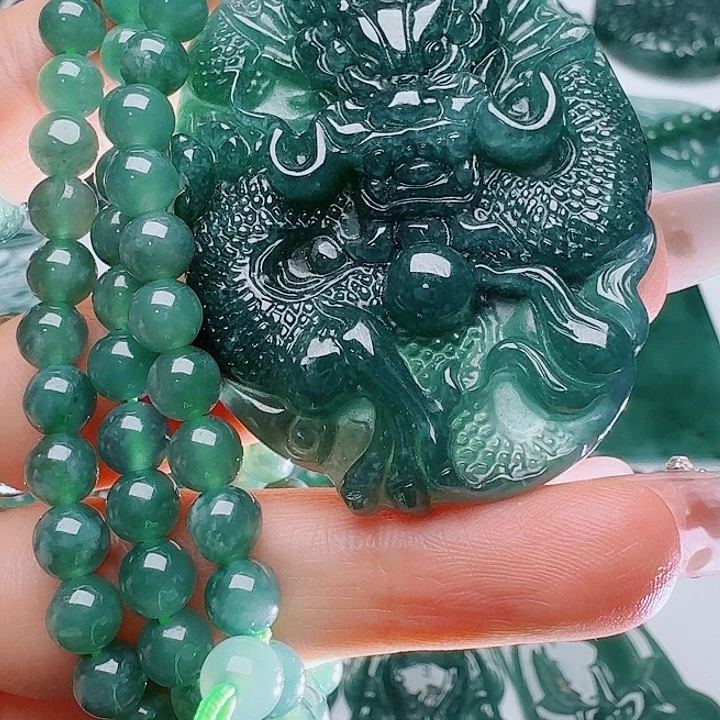 翡翠未镶嵌颈饰天然的A货翡翠多样性发其一