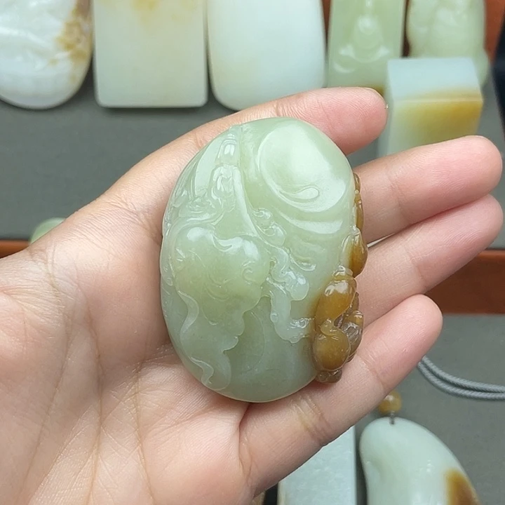 和田玉未镶嵌颈饰