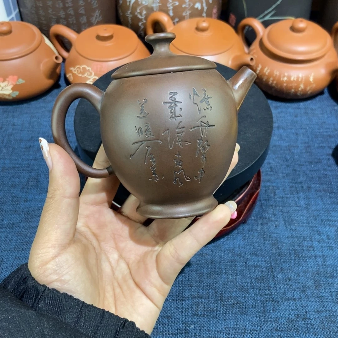 8建水紫陶手工阴刻壶160c