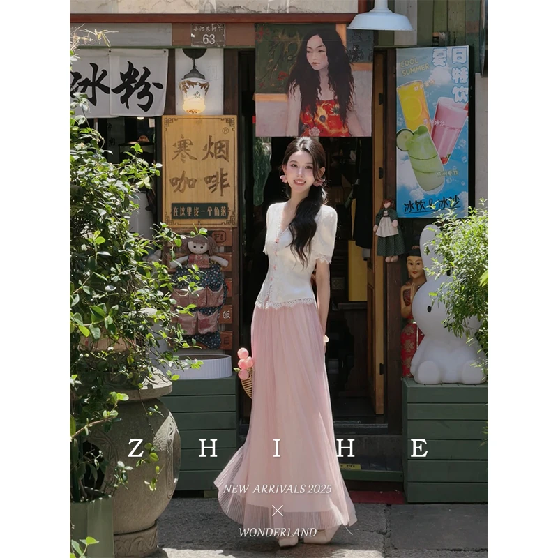 至禾Wonderland【甜花酪】静奢优雅人丝提花蕾丝装饰收腰上衣+纱裙