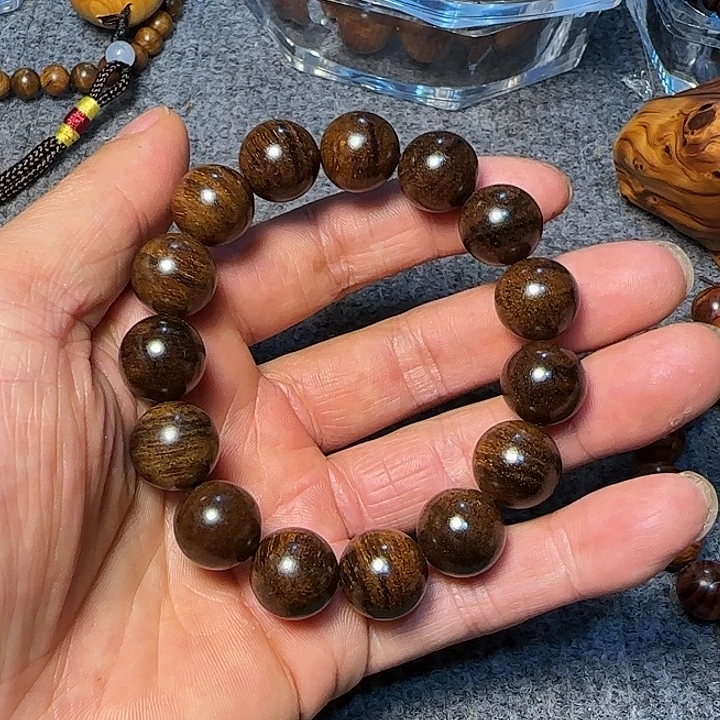 李***@贡木全陈化老料把件串