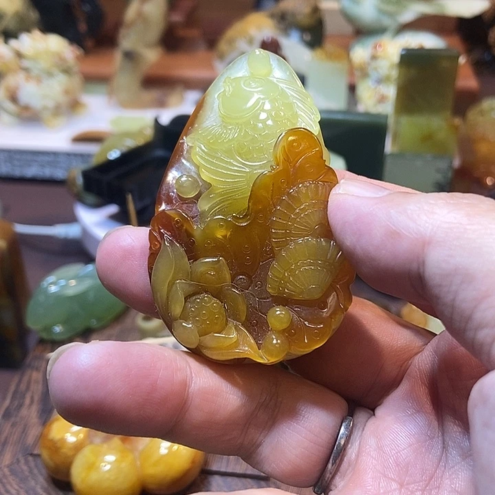 蛇纹石玉未镶嵌珠宝奇石