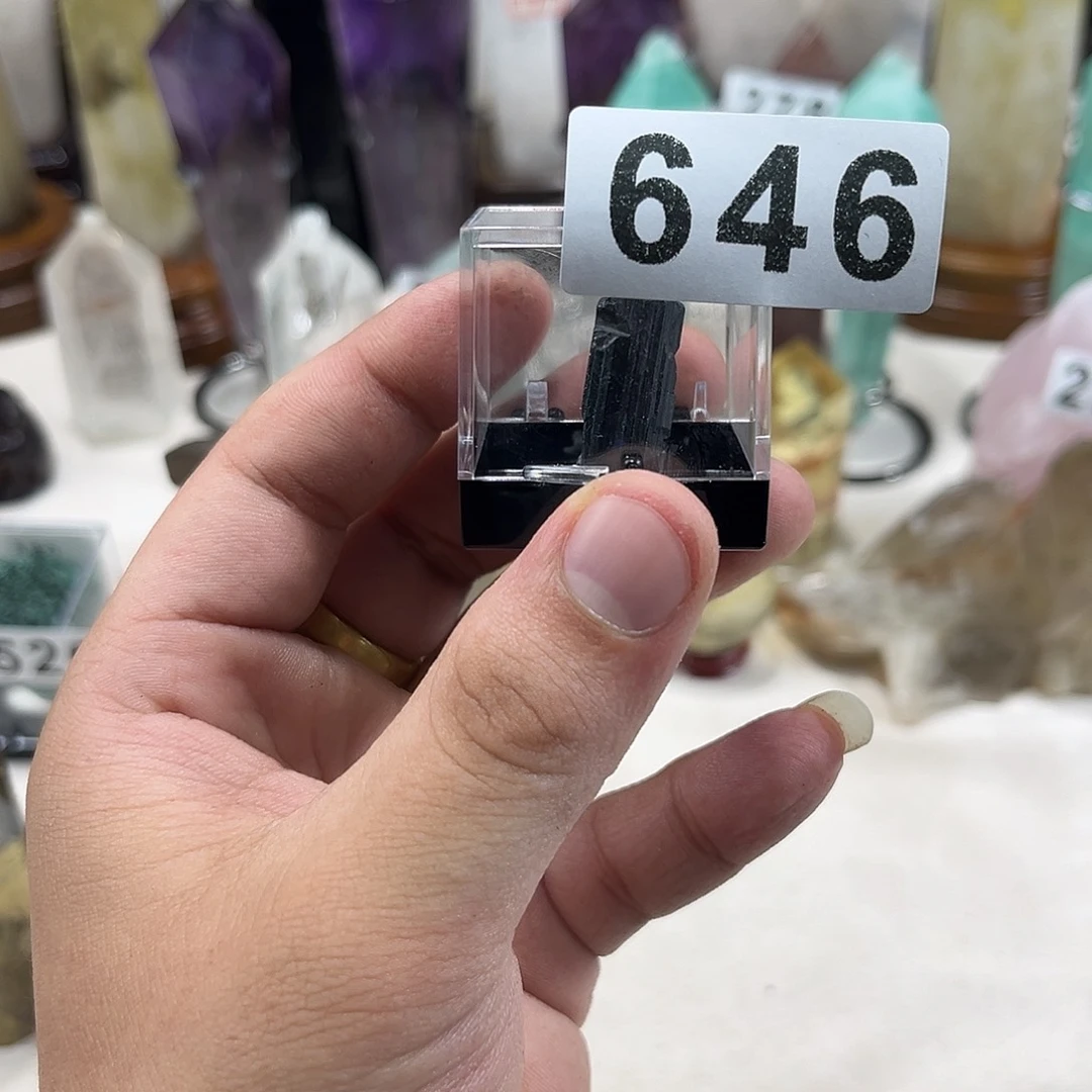 未镶嵌水晶大型摆件（非配饰）