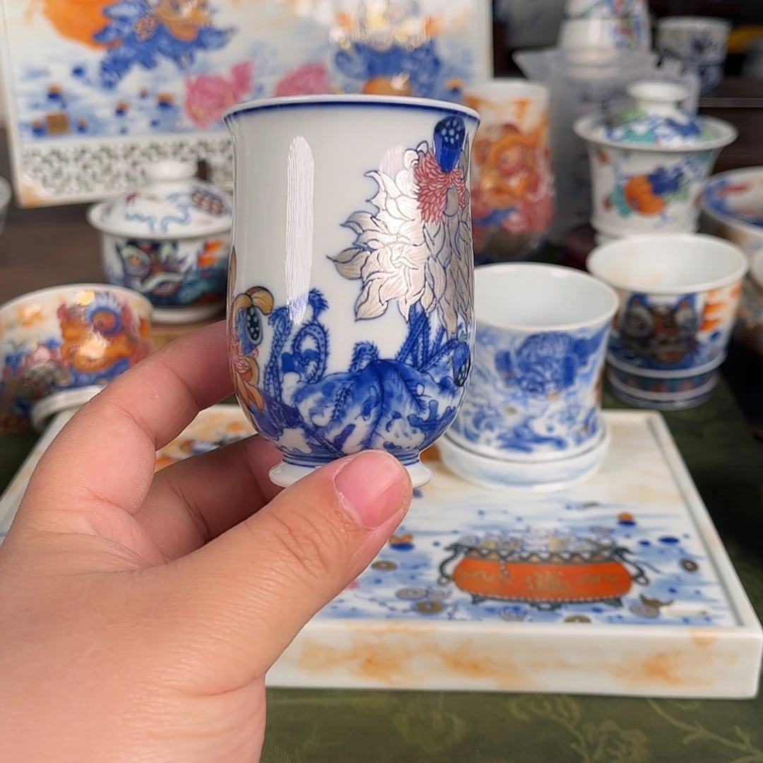 荷花斗彩金银闻香杯