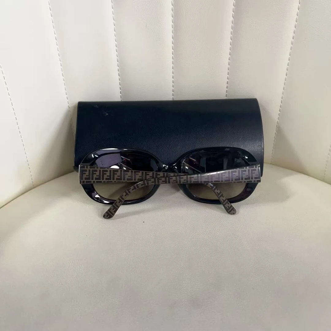 95新 FENDI/芬迪 芬迪黑框休闲百搭太阳镜