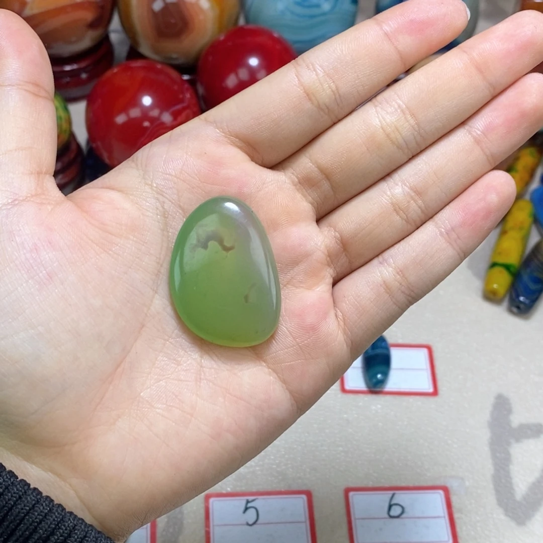 玛瑙/玉髓未镶嵌珠宝奇石