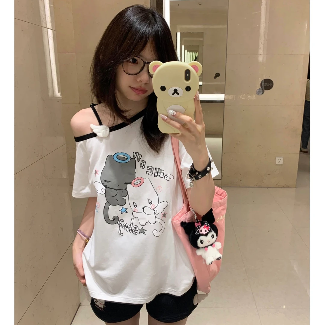 小猫吃不饱原创天使饱饱扑扑斜肩短袖夏季新款宽松印花软妹短袖