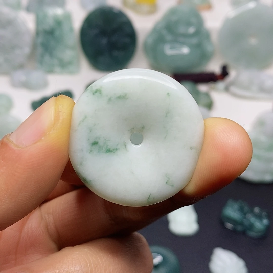 翡翠颈饰未镶嵌吊坠